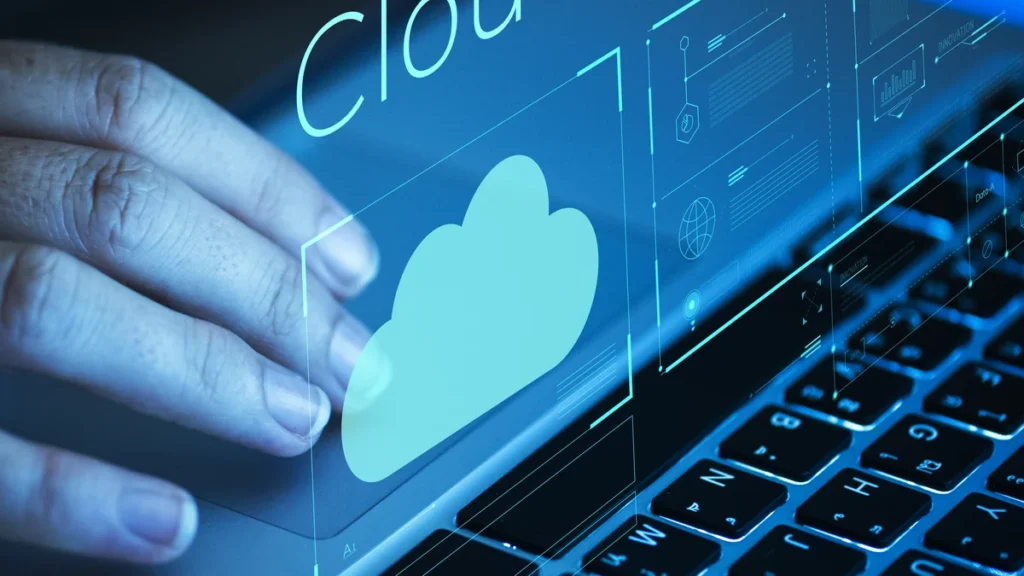 Concepto digital de contabilidad y facturación en la nube en dispositivos móviles