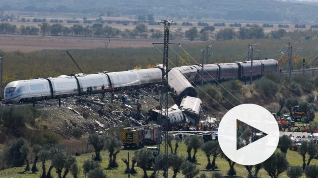 Operativos de rescate e inspección tras colisión de trenes de alta velocidad en Toledo España
