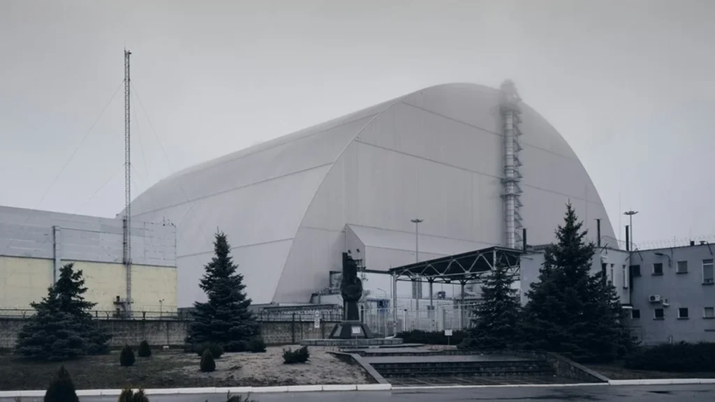Instalaciones y tanques de almacenamiento en la central nuclear de Fukushima Daiichi en Japón
