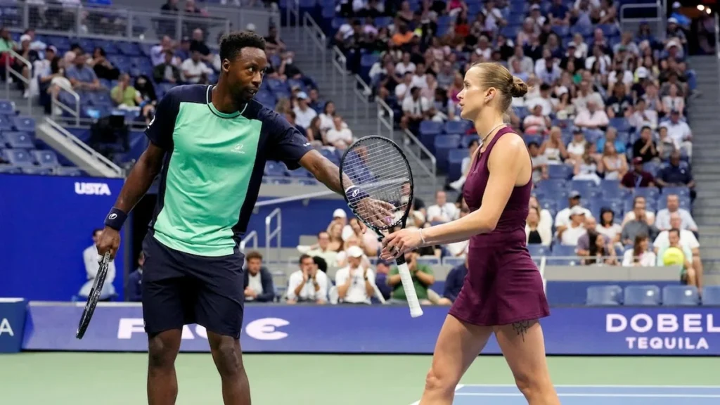 Gael Monfils visiblemente emocionado durante una conferencia de prensa en el circuito ATP