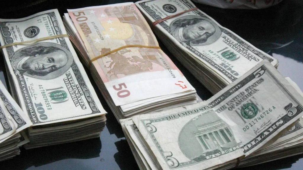 Representación conceptual de la competencia entre el dólar digital y el euro digital
