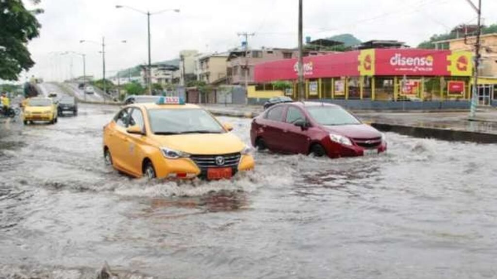 Inamhi advierte que el pico mas fuerte de lluvias golpeara a Ecuador