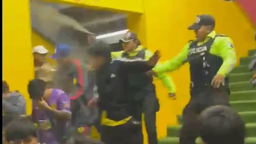 Incidentes entre hinchas tras el empate entre Aucas y Liga de Quito - cobertura especial