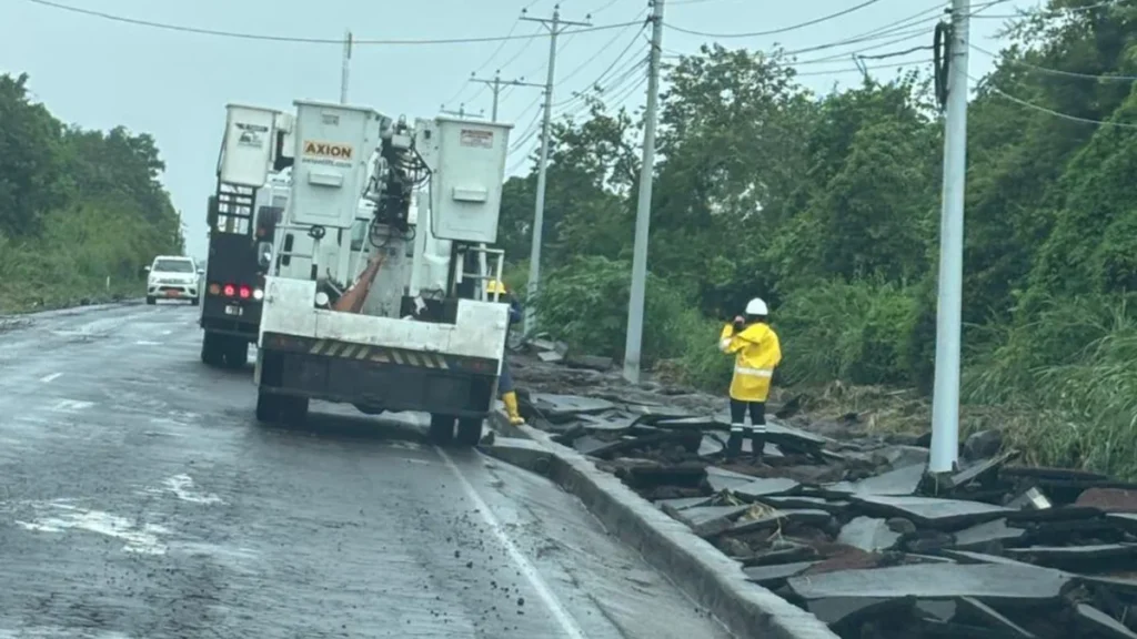 Inundaciones en Galápagos complican el turismo y vuelos en el aeropuerto de Baltra