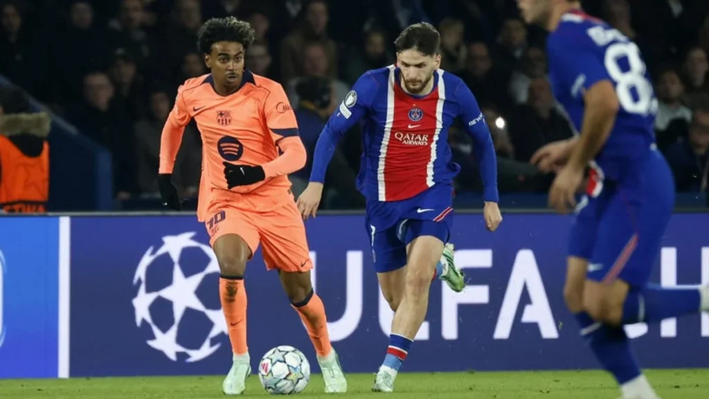 Cobertura informativa sobre Kvaratskhelia sufre rotura de ligamentos en el PSG y se pier