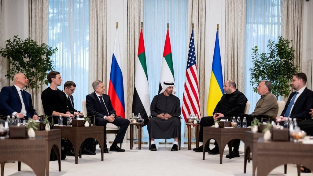 El Kremlin confirma negociaciones con Ucrania en Abu Dabi mediadas por EE. UU.