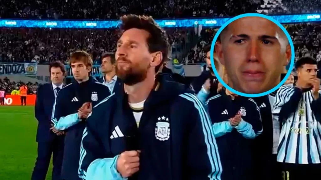 Lionel Messi emocionado saludando a la hinchada en su despedida de Argentina