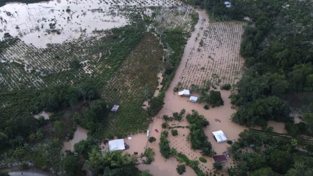 Inundaciones en Esmeraldas por desbordamiento de ríos