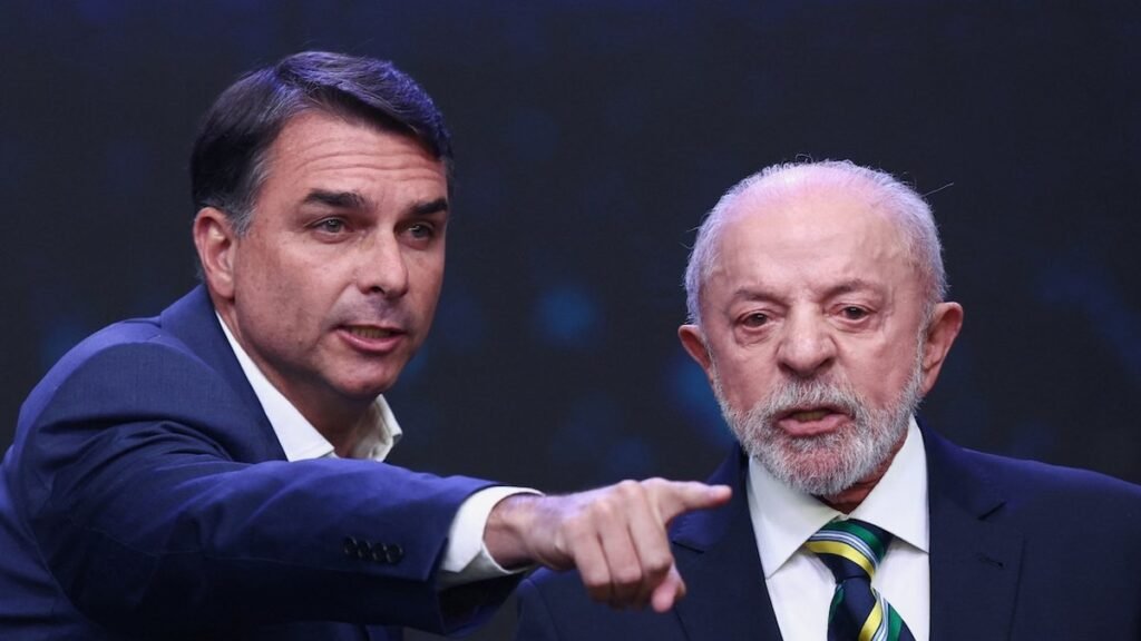 Lula da Silva y Flávio Bolsonaro se miden en el debate previo al balotaje