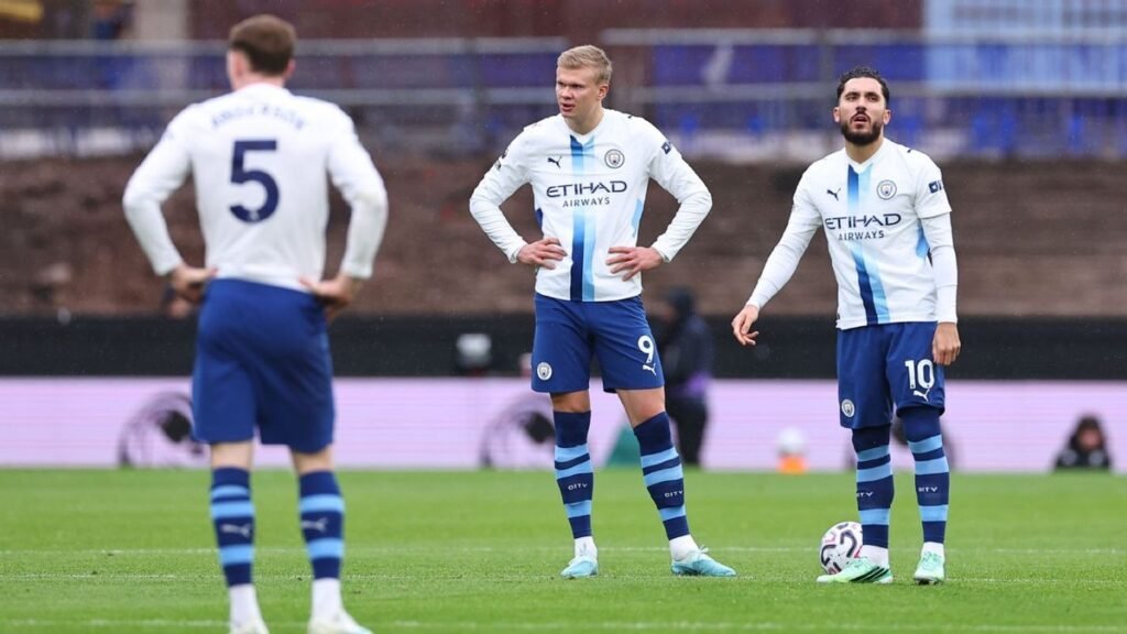 Manchester City cae goleado ante Aston Villa y cede su invicto en Premier