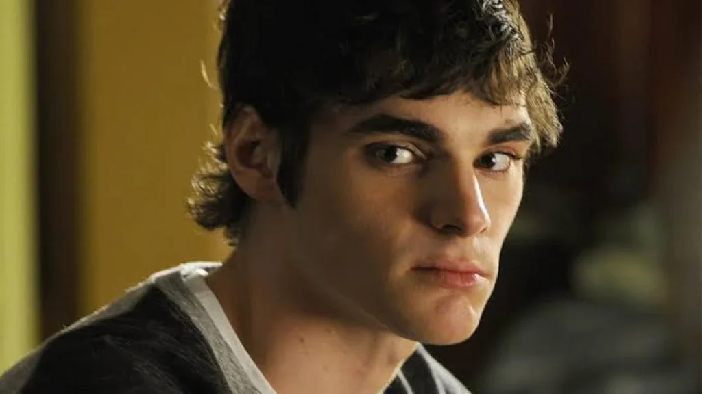 El actor RJ Mitte en su papel de Walter White Jr en Breaking Bad