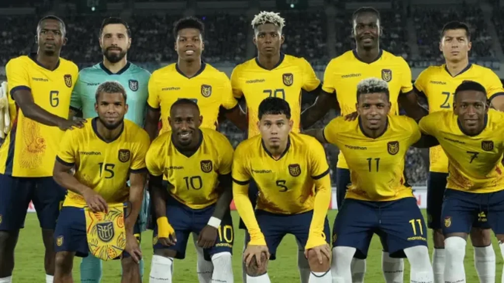 Nilson Angulo en entrenamiento con la indumentaria de la Selección de Ecuador