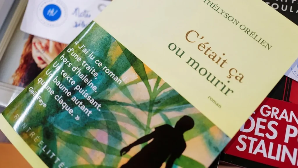 Libro y representación digital de literatura creada por inteligencia artificial