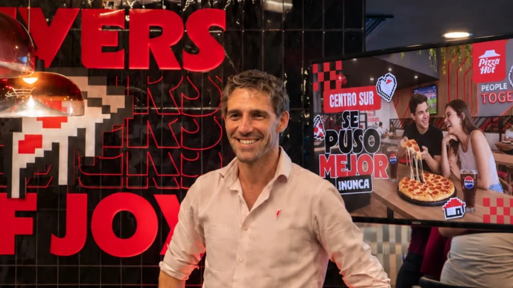 Fachada y áreas remodeladas del restaurante Pizza Hut Centro Sur en Guayaquil
