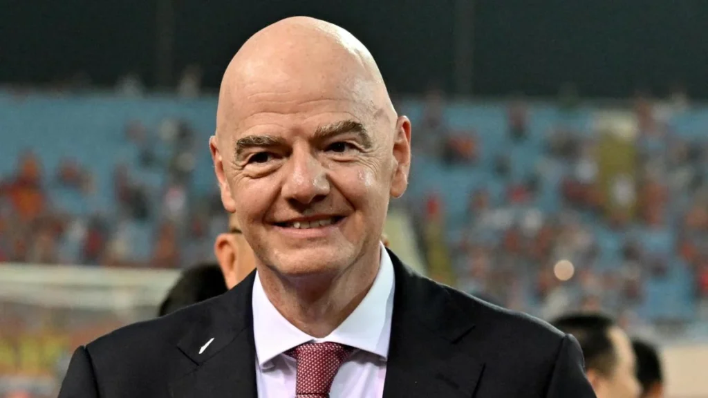 Gianni Infantino presidente de la FIFA en rueda de prensa oficial