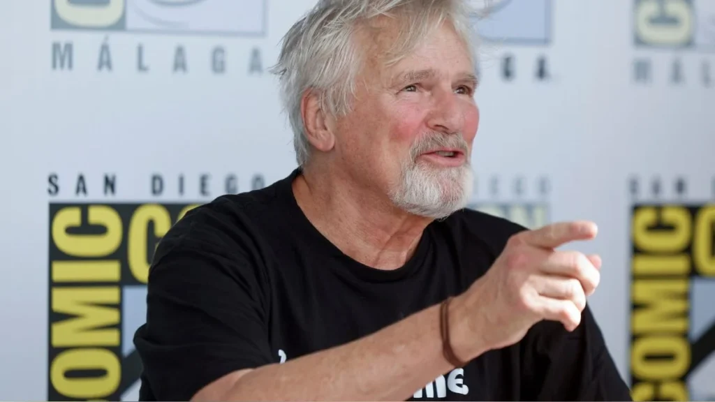 El actor Richard Dean Anderson saludando al público en la Comic-Con Málaga