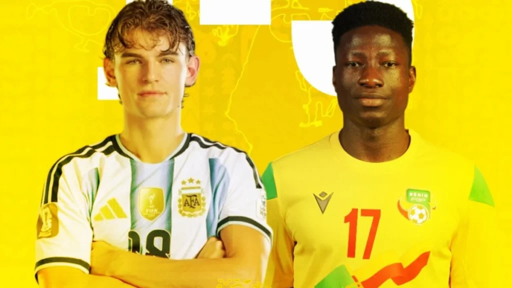 Jugadores de la Selección de Benín entrenando en campo de juego