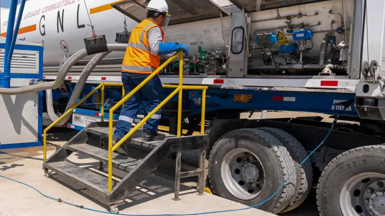 Plataforma marina de extracción de gas natural en el Golfo de Guayaquil