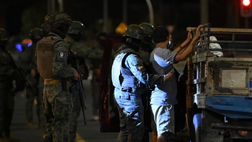 Toque de queda regira en cinco provincias durante el feriado