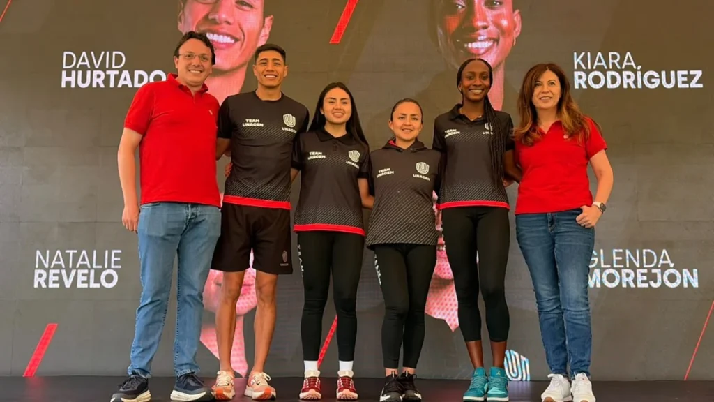 Presentacion oficial de los deportistas del Team UNACEM