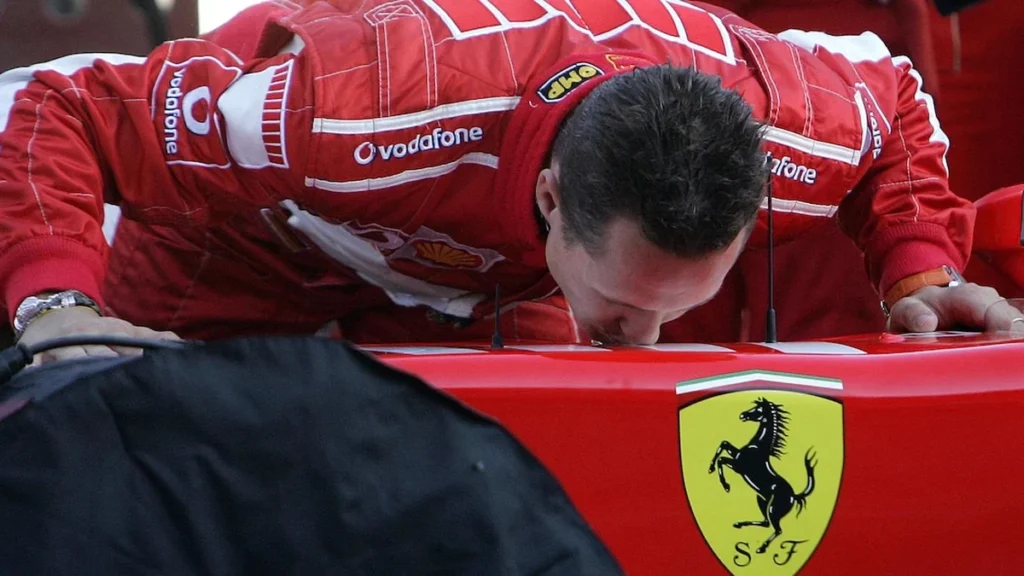Michael Schumacher al volante del monoplaza Ferrari de Fórmula 1 en el circuito de Interlagos