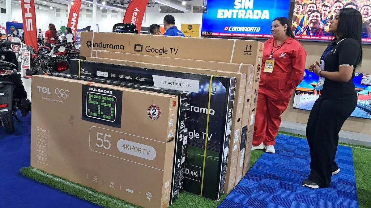 Línea blanca y electrodomésticos en una moderna tienda comercial de Ecuador