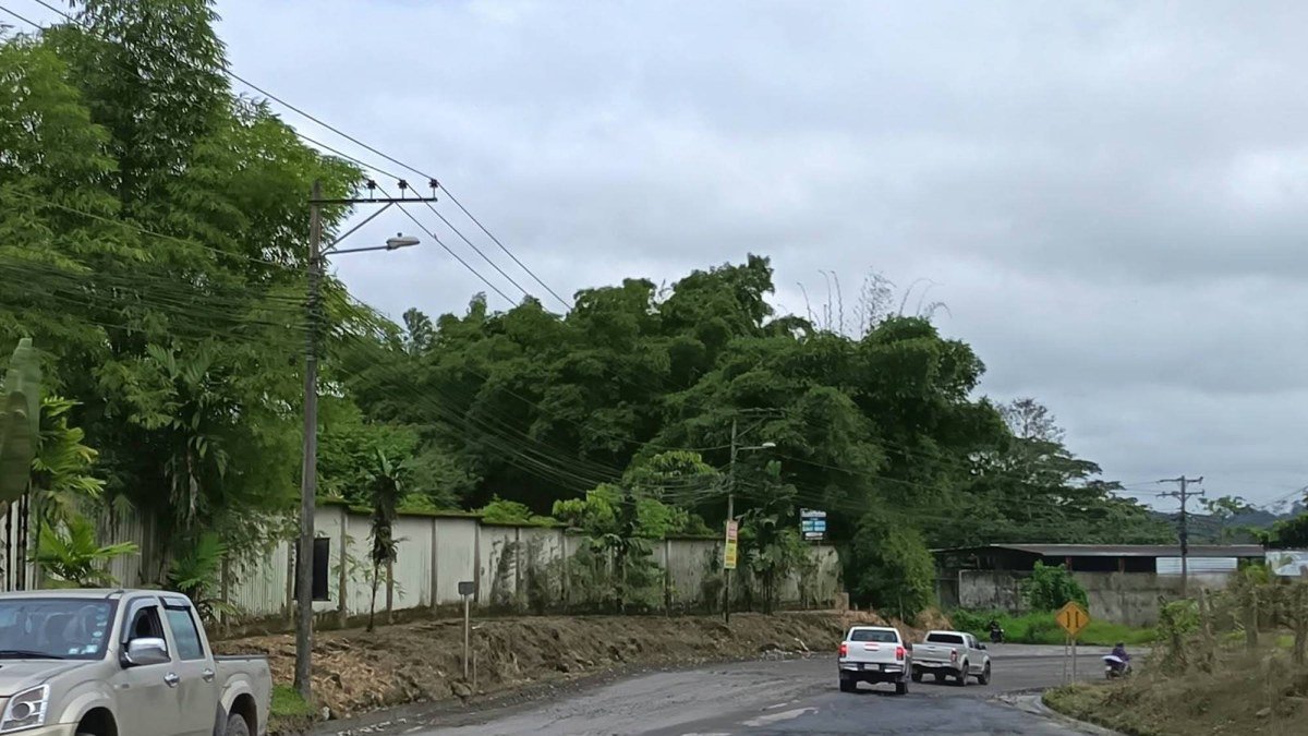 La vía alterna Las Mercedes a Quito presenta severos daños por el clima