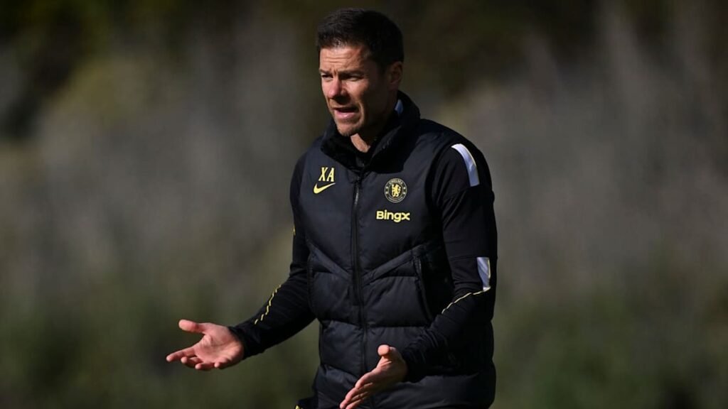 Xabi Alonso perfila la nómina de Chelsea para el derbi frente a Tottenham