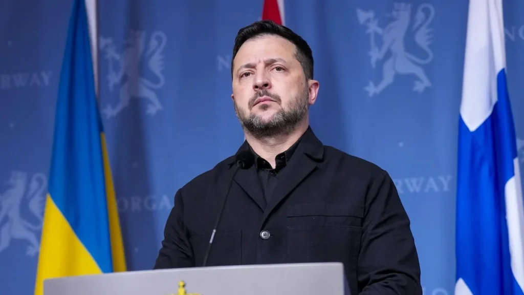 Volodímir Zelensky durante una conferencia de prensa en el palacio presidencial de Kiev