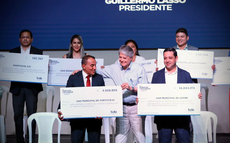 $33.8 millones
