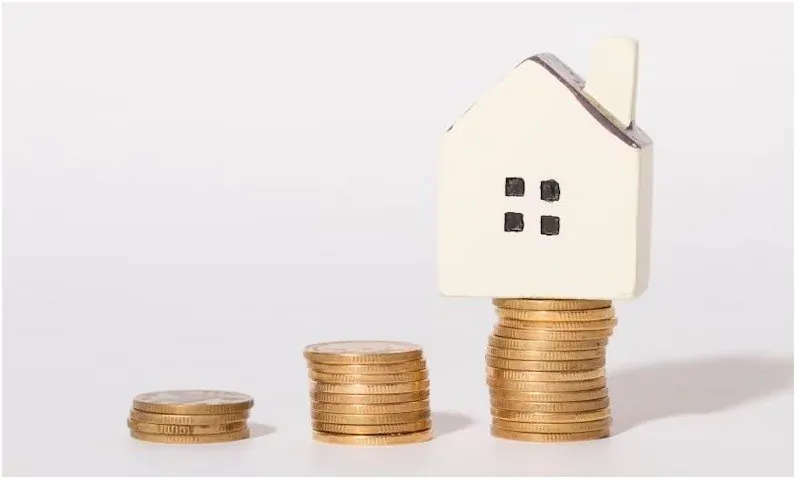 El acceso a la vivienda propia en Ecuador se ha convertido en una lucha constante para numerosas familias en los últimos doce años