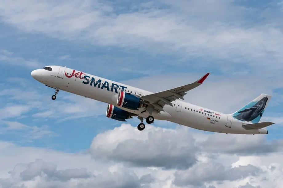 Descubre cómo los motores Pratt & Whitney GTF están impulsando la expansión de Jet SMART en América Latina.