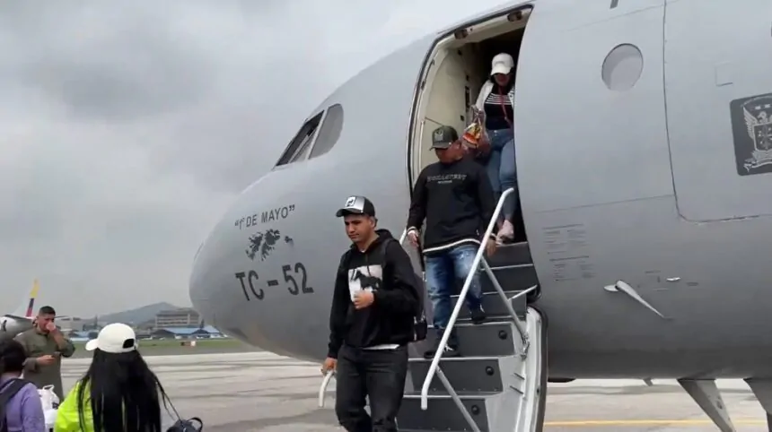 Fito: Autoridades expulsan a dos individuos vinculados al líder criminal de 'Los Choneros' en medida contra el crimen organizado