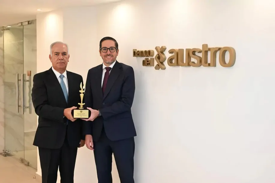 Reconocimiento destacado para Banco del Austro en el Warner Bros. Discovery Summit 2024. Descubre cómo destacaron en branding innovador