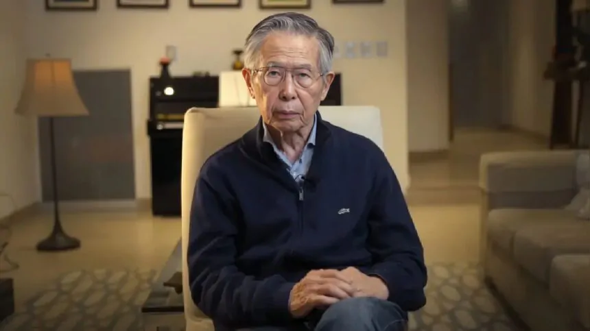 Alberto Fujimori fallece a los 86 años por complicaciones de salud, marcando el final de su vida política.