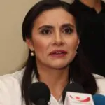 La vicepresidenta de Ecuador es acusada de usurpación y retención ilegal del mando en medio de una disputa política con el presidente Noboa.