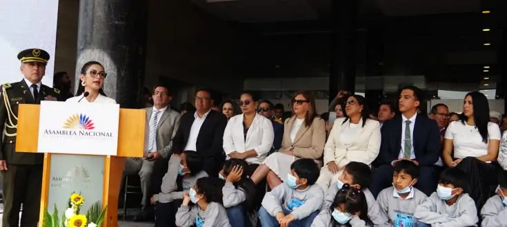 Viviana Veloz evalúa su gestión