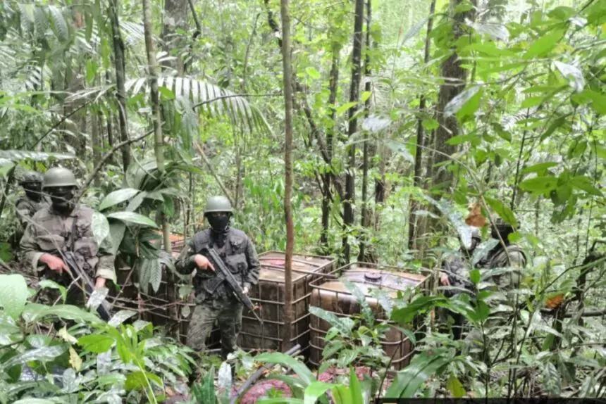 Once militares muertos