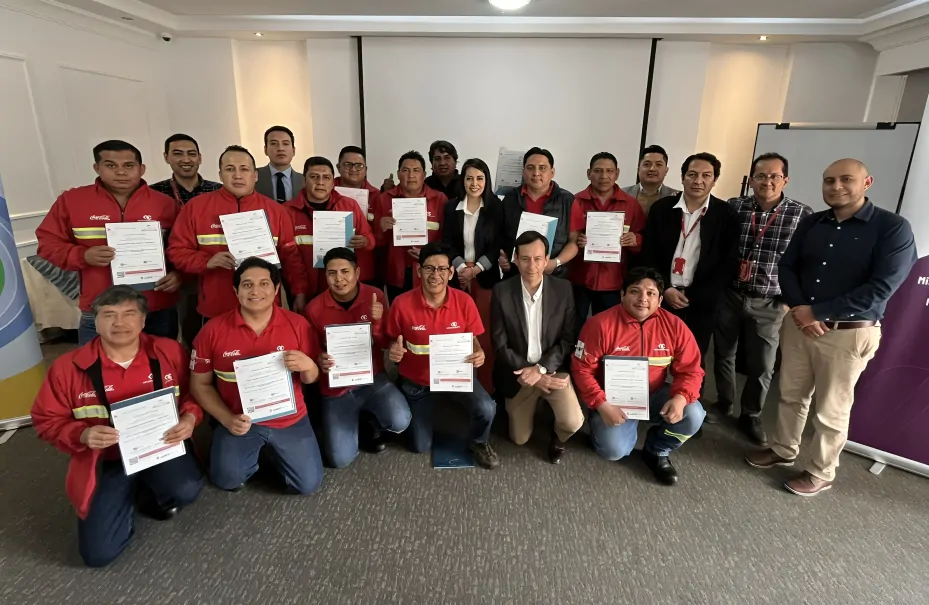 Arca Continental reafirma su compromiso con la sostenibilidad mediante capacitación técnica en refrigeración y reducción de emisiones.