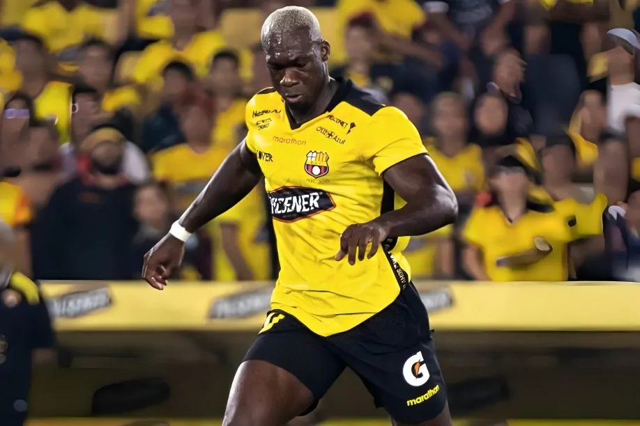 Felipe Caicedo ante River Plate