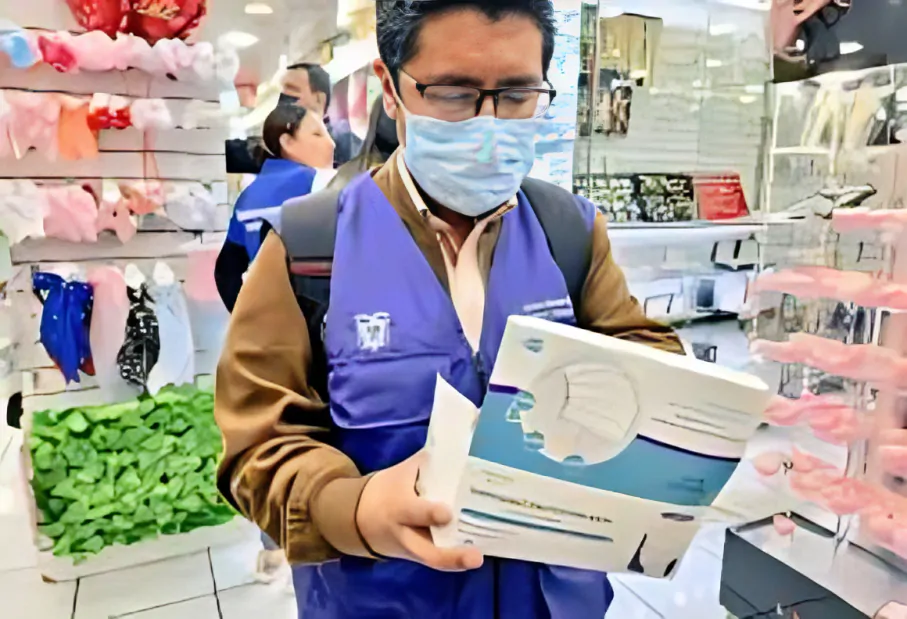 Policía decomisa mascarillas caducadas en Quito denuncias ciudadanas por sobreprecios