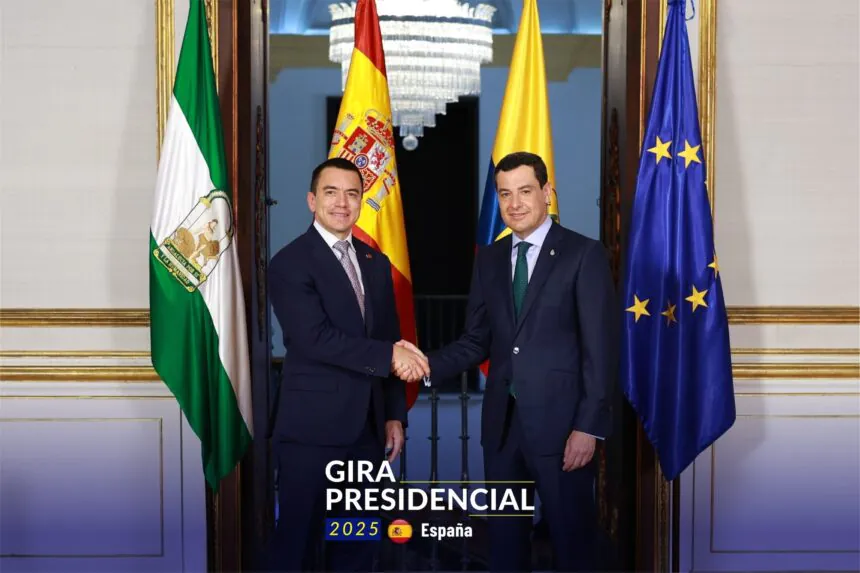Presidente Daniel Noboa junto a autoridades en Sevilla, junio 2025