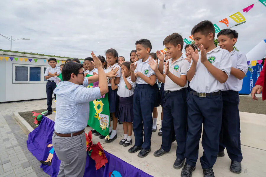 Docentes enfrentan la violencia