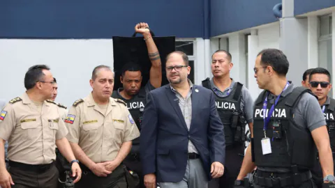 El ministro del Interior, John Reimberg, cuestionó el sistema carcelario a propósito de la fuga de alias 'Fede'. Para hacer uso de este contenido cite la fuente y haga un enlace a la nota original en https://www.primicias.ec/seguridad/john-reimberg-fuga-alias-fede-aguilas-penitenciaria-carceles-99167/