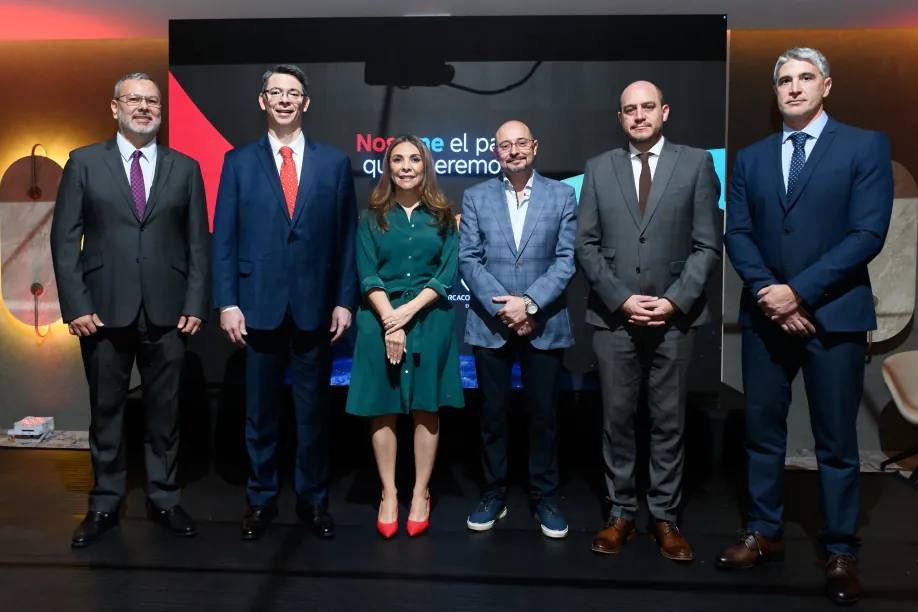 El Sistema Coca-Cola en Ecuador genera más de 73.000 empleos y aporta el 1% del PIB, con impacto económico y social sostenido en el país.