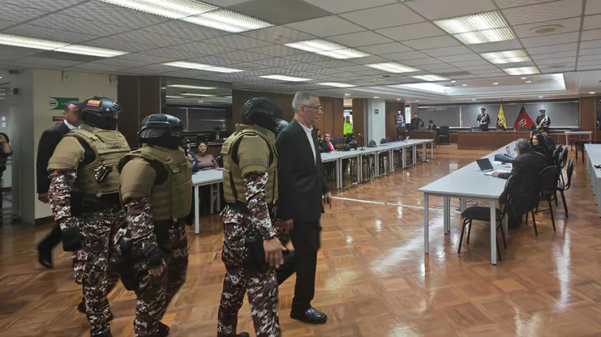 Jorge Glas y Carlos Bernal fueron condenados a 13 años de cárcel por peculado en el caso Reconstrucción de Manabí.