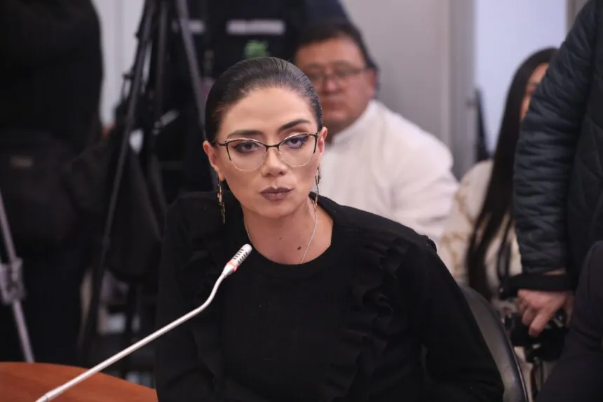 Jhajaira Urresta anuncia su salida del correísmo y critica a Luisa González