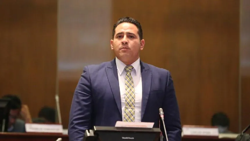 Daniel Salcedo compareciendo en la Comisión de Fiscalización de la Asamblea Nacional del Ecuador
