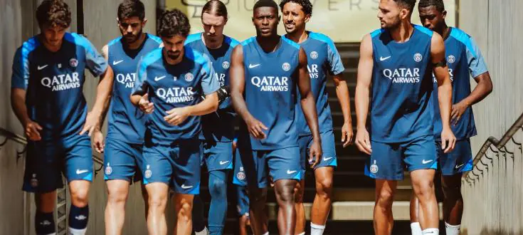 Jugadores de Real Madrid y PSG disputando un balón en el Mundial de Clubes 2025