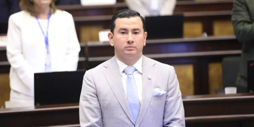 acusaciones de corrupción contra Ferdinan Álvarez